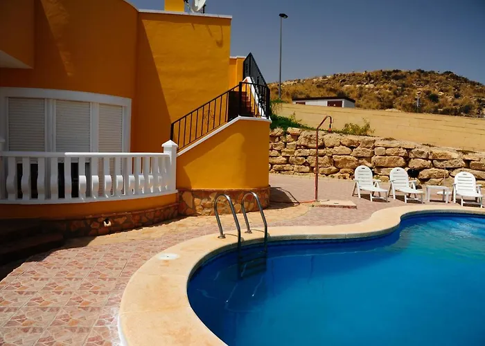 Canamon Villa