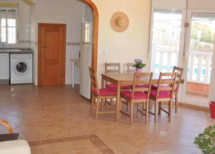 Canamon Villa *